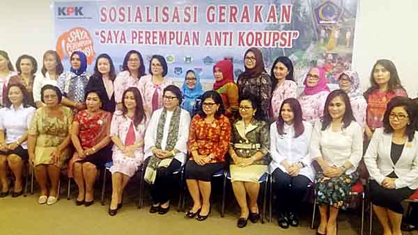 Sosialisasi gerakan saya perempuan anti korupsi yang diikuti Kepala daerah perempuan se Sulut dan istri para kepala daerah.