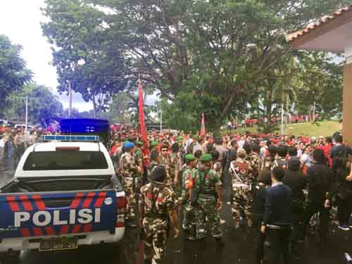 Suasana pengamanan oleh TNI-Polri di Mercure Tateli Beach Hotel, Rabu (20/6/2018.